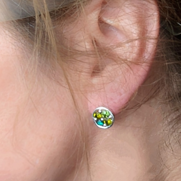 Peridot Huggies 💚 Green Mini Hoop Earrings Silver - Picture 7 of 8